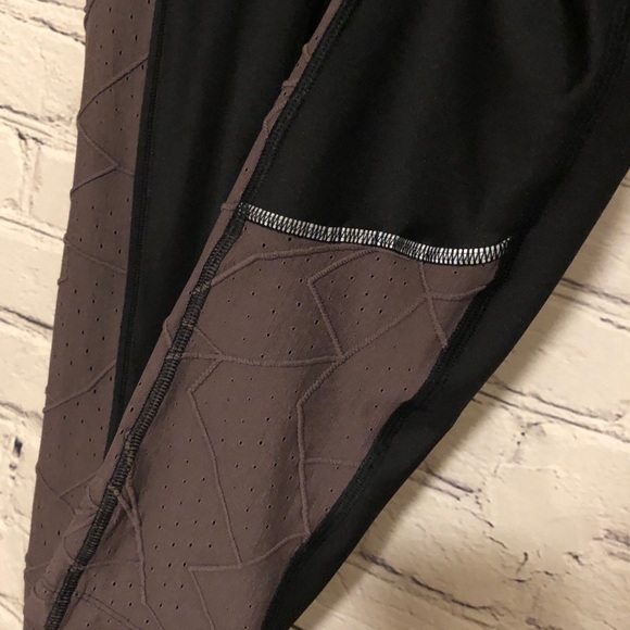 Under Armor exercise pants - Picture 5 of 8